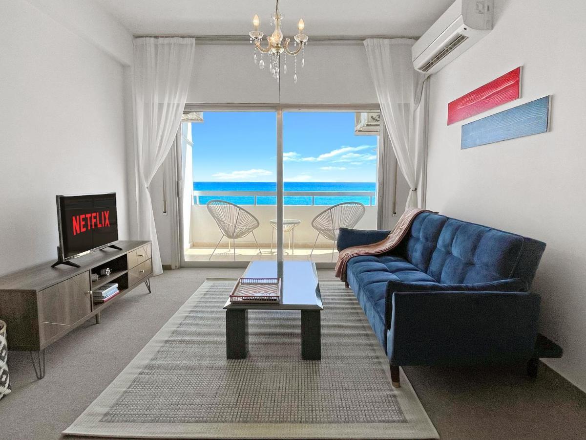 2Br Seafront Apt In City Center With Community Pool Larnaca Extérieur photo